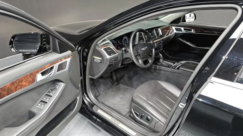 Hyundai Genesis