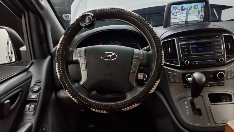 Hyundai Grand Starex