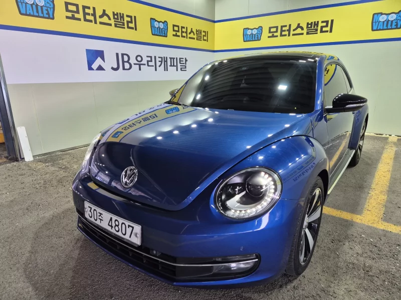 Volkswagen BEETLE