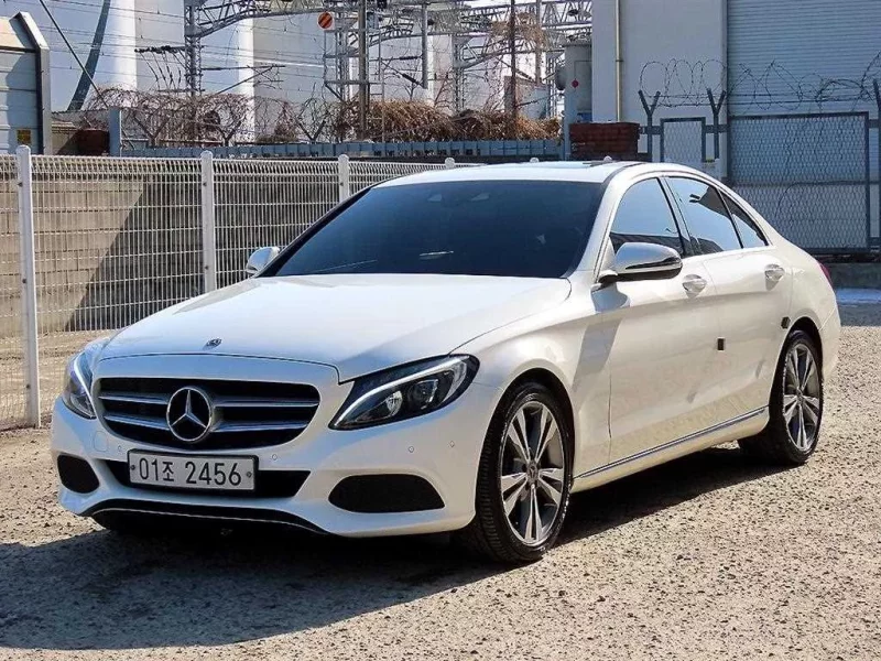 Mercedes-Benz C-Class
