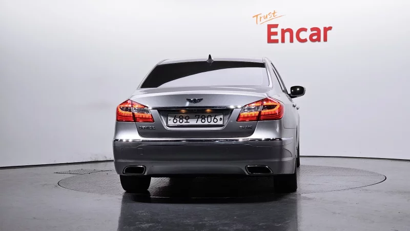 Hyundai Genesis