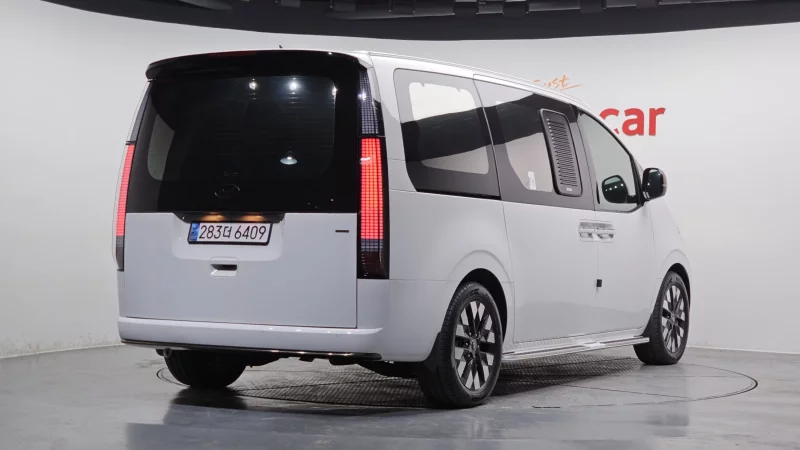 Hyundai Staria