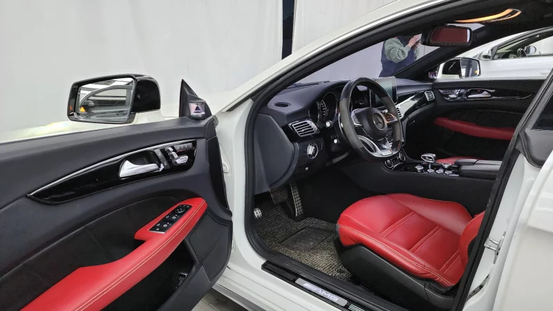 Mercedes-Benz CLS-Class