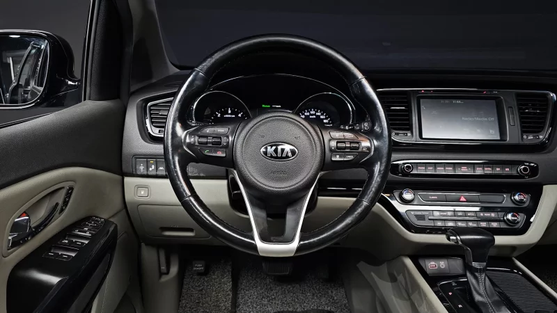 Kia Carnival