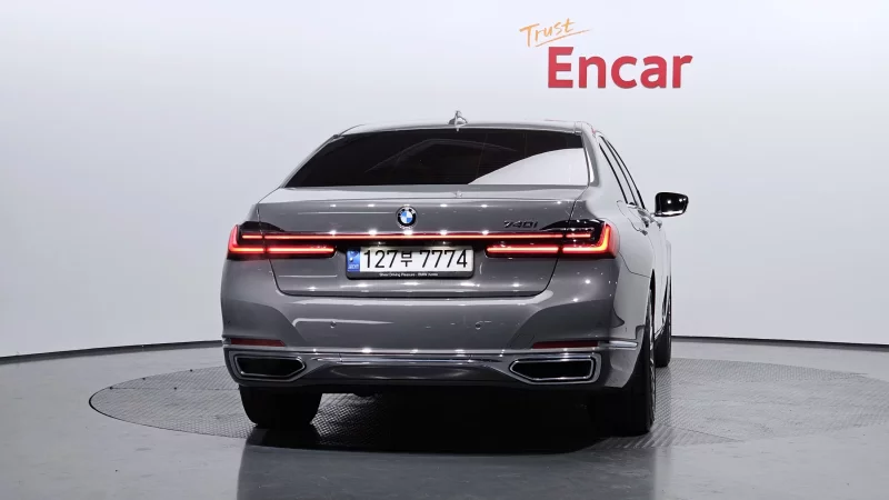 BMW 7-Series