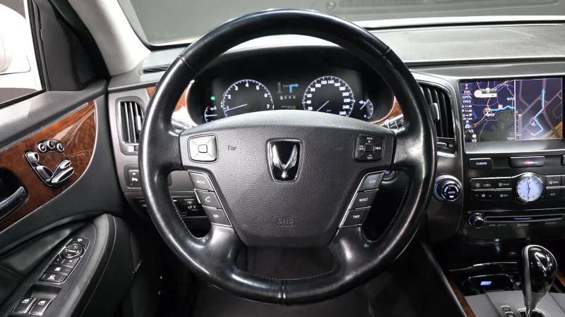 Hyundai Equus