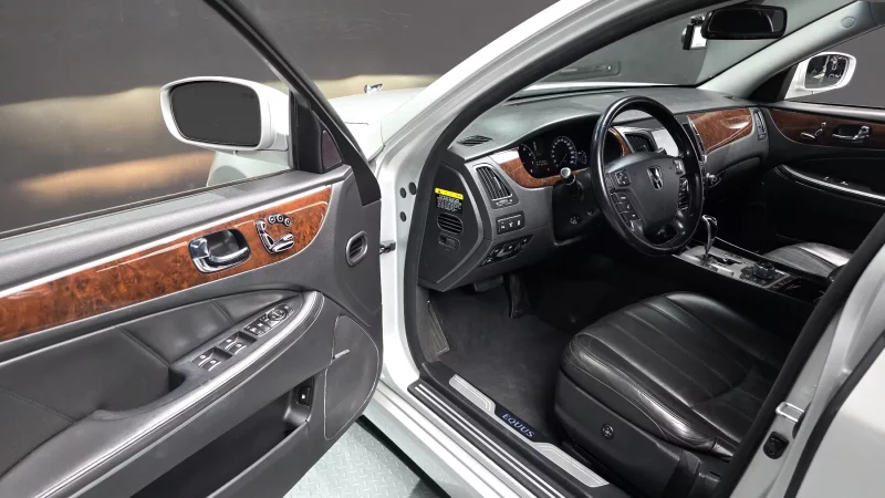 Hyundai Equus