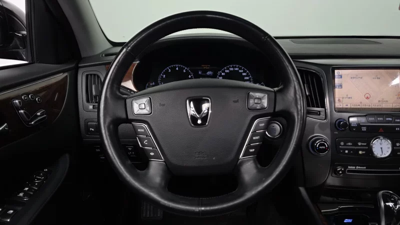 Hyundai Equus