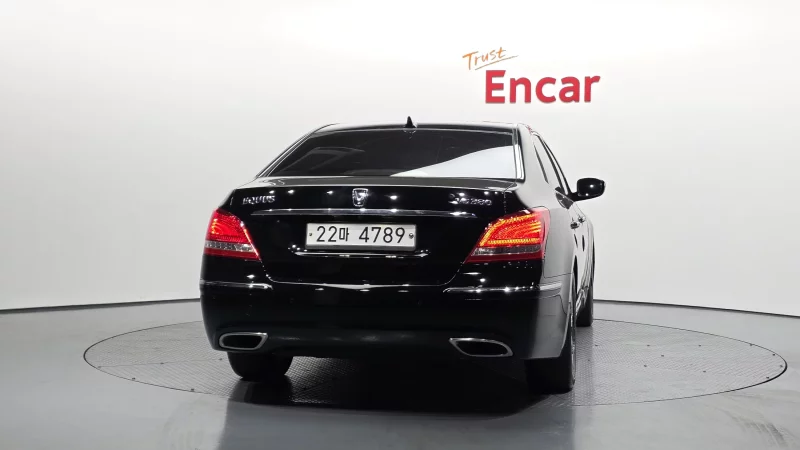 Hyundai Equus
