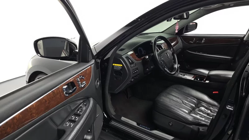 Hyundai Equus