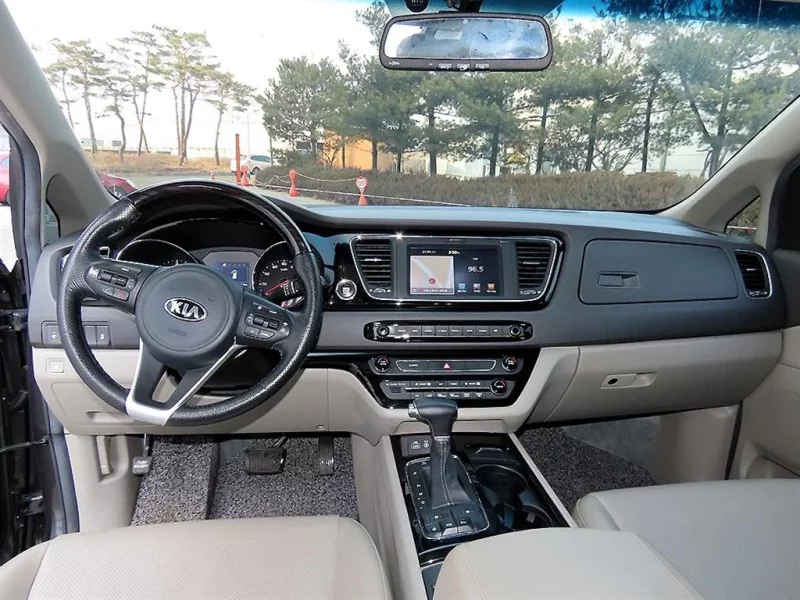 Kia Carnival