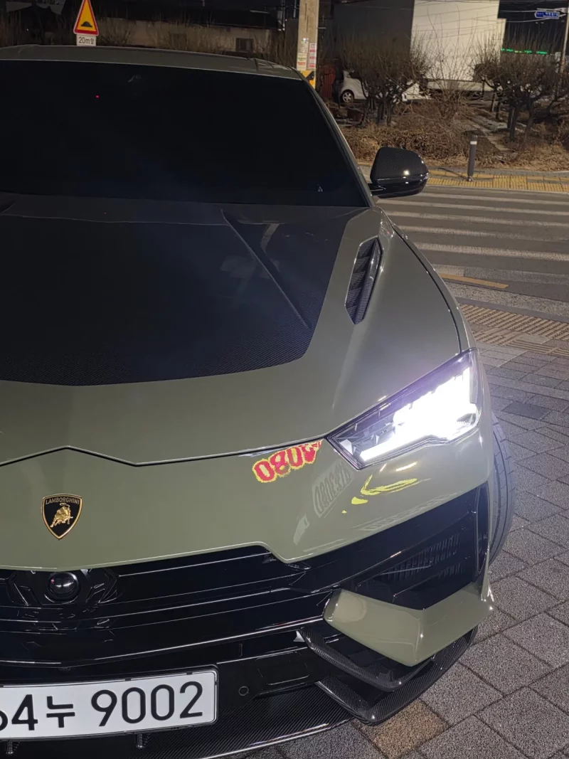 Lamborghini URUS