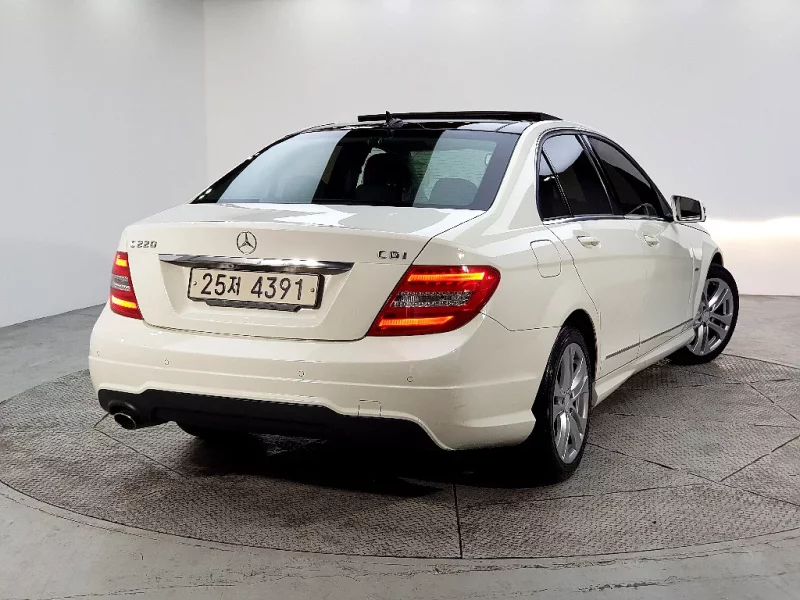 Mercedes-Benz C-Class