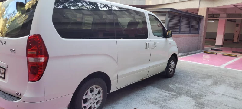 Hyundai Starex