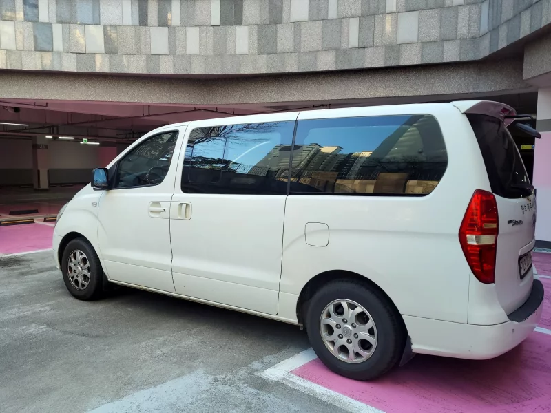 Hyundai Starex