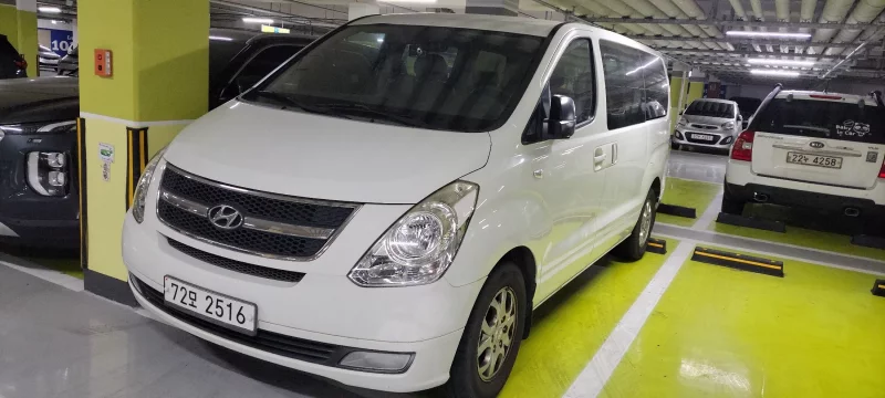 Hyundai Starex