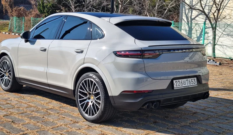 Porsche CAYENNE