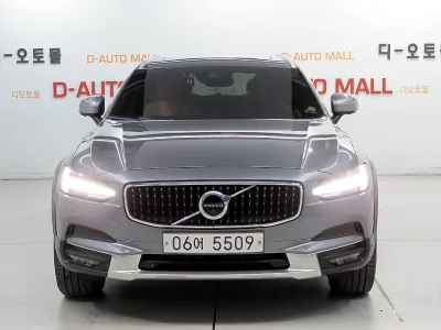 Volvo V90