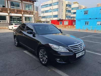 Hyundai Genesis