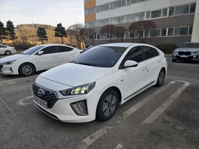 Hyundai Ioniq