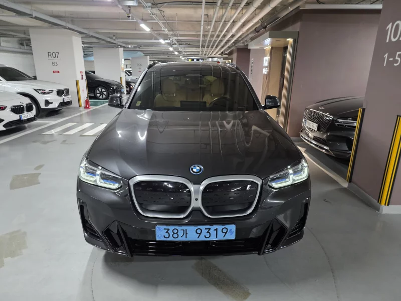 BMW iX3