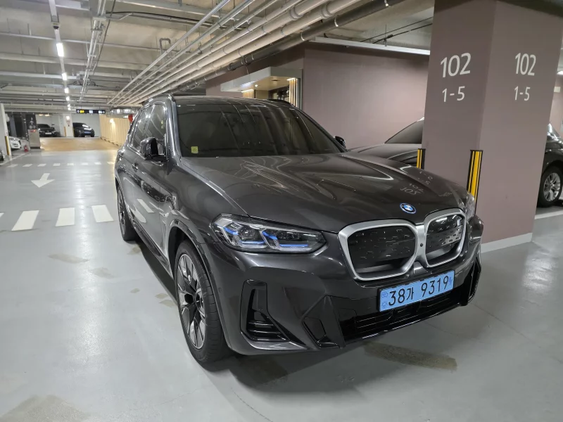 BMW iX3