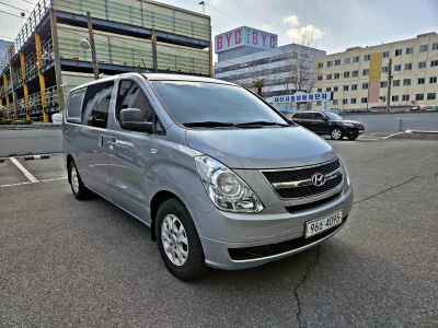 Hyundai Starex