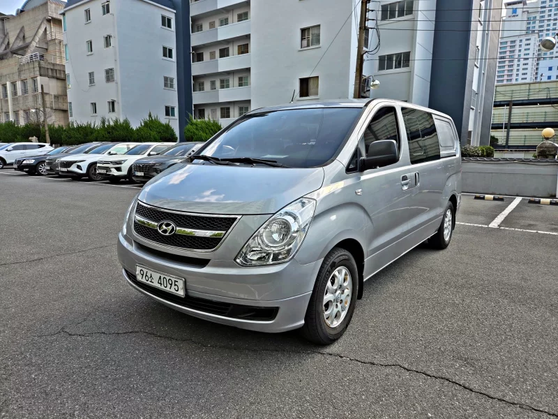 Hyundai Starex