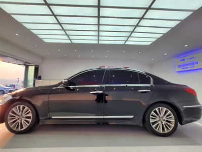 Hyundai Genesis