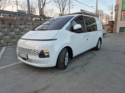 Hyundai Staria