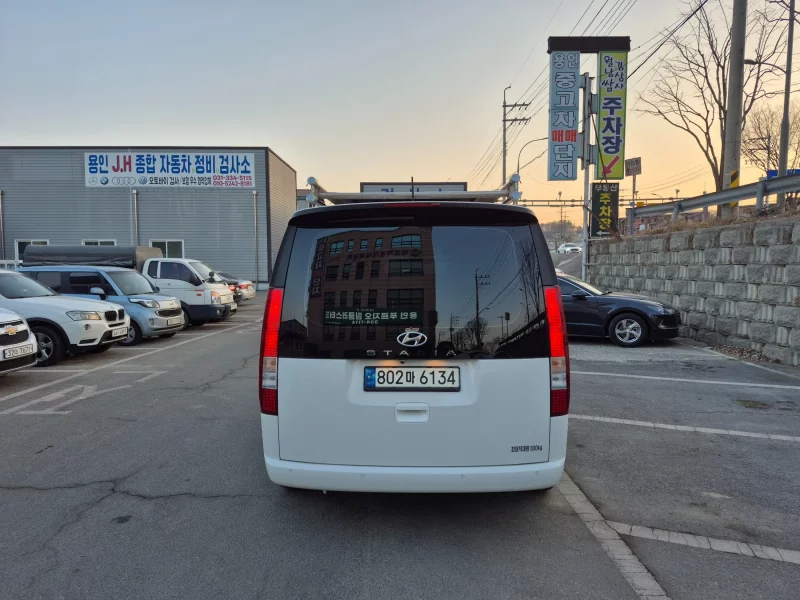 Hyundai Staria