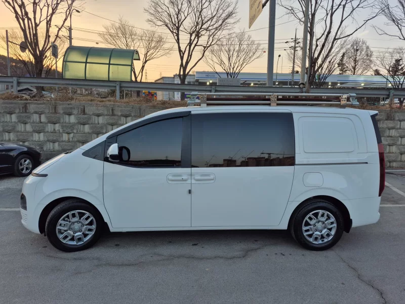 Hyundai Staria