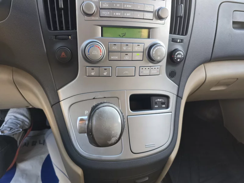 Hyundai Starex