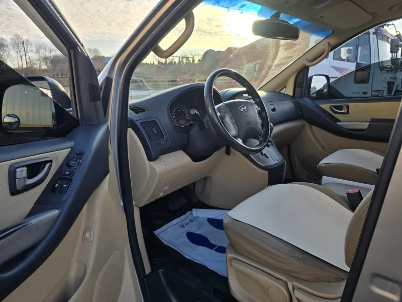 Hyundai Starex