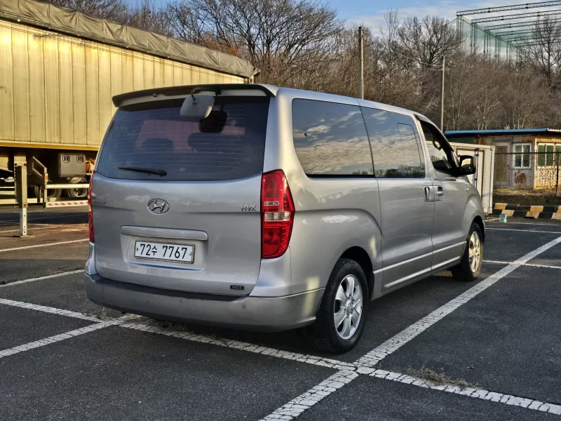 Hyundai Starex