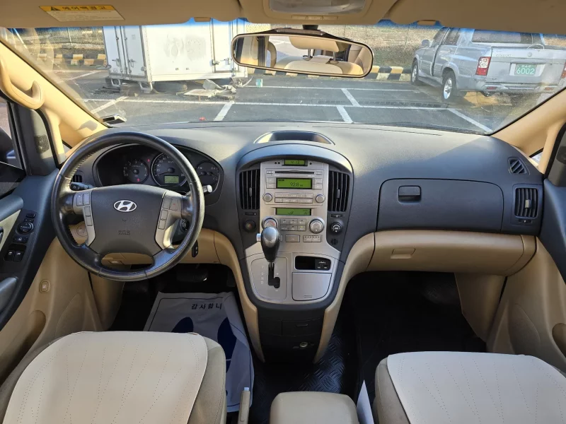 Hyundai Starex