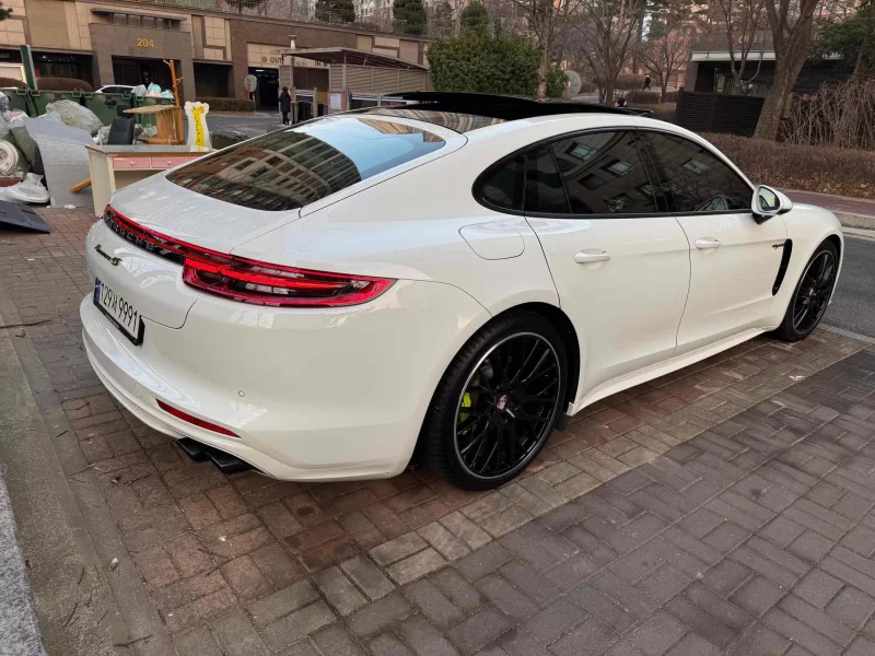 Porsche PANAMERA