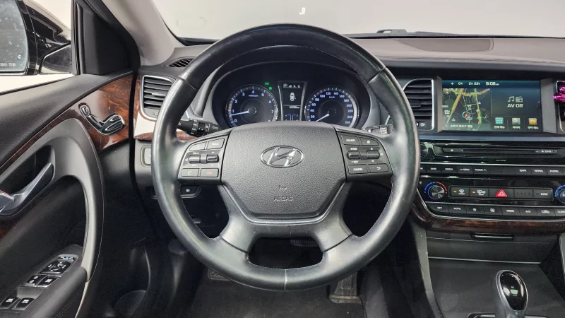 Hyundai Aslan