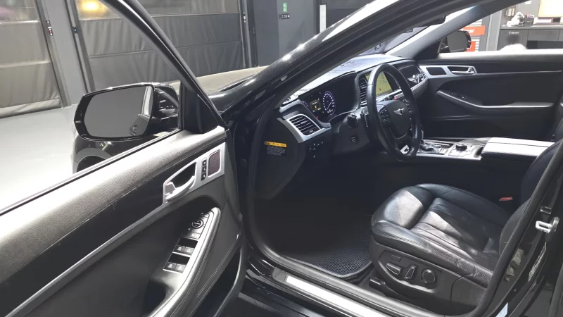 Hyundai Genesis