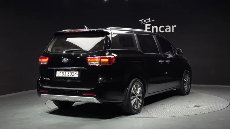 Kia Carnival