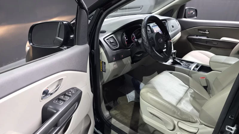 Kia Carnival