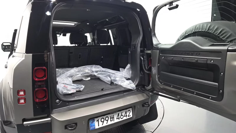 Land Rover DEFENDER