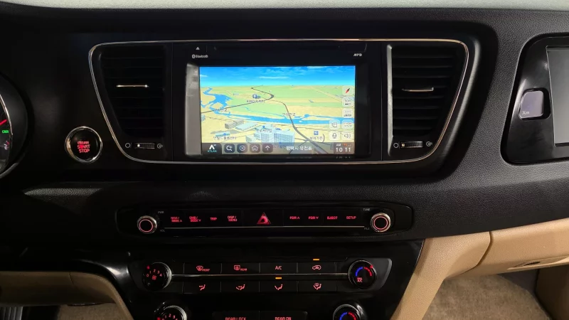 Kia Carnival