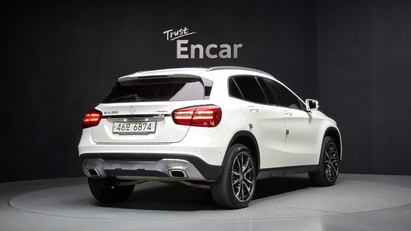 Mercedes-Benz GLA-Class