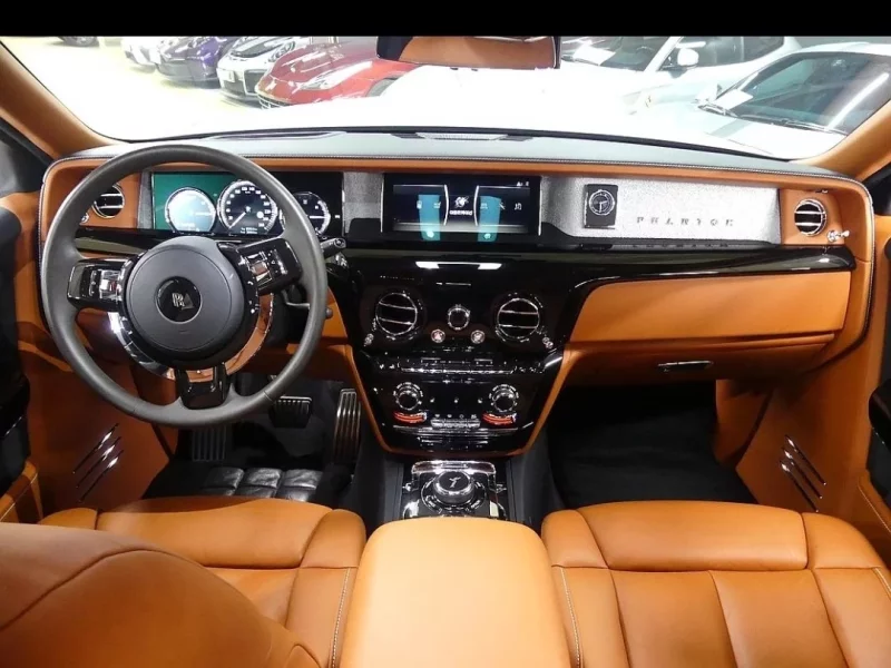 Rolls-Royce PHANTOM