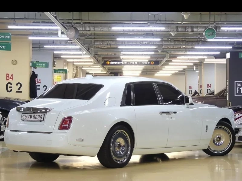 Rolls-Royce PHANTOM
