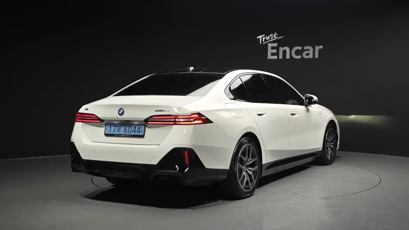 BMW i5
