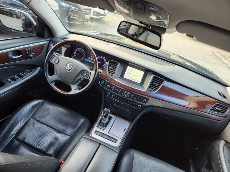 Hyundai Equus