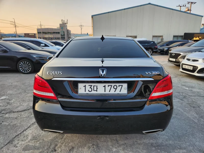 Hyundai Equus