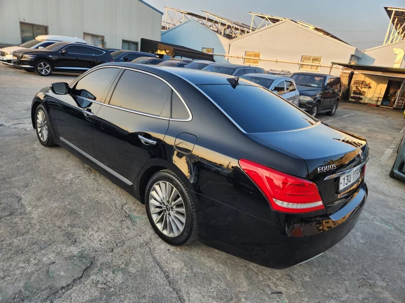 Hyundai Equus